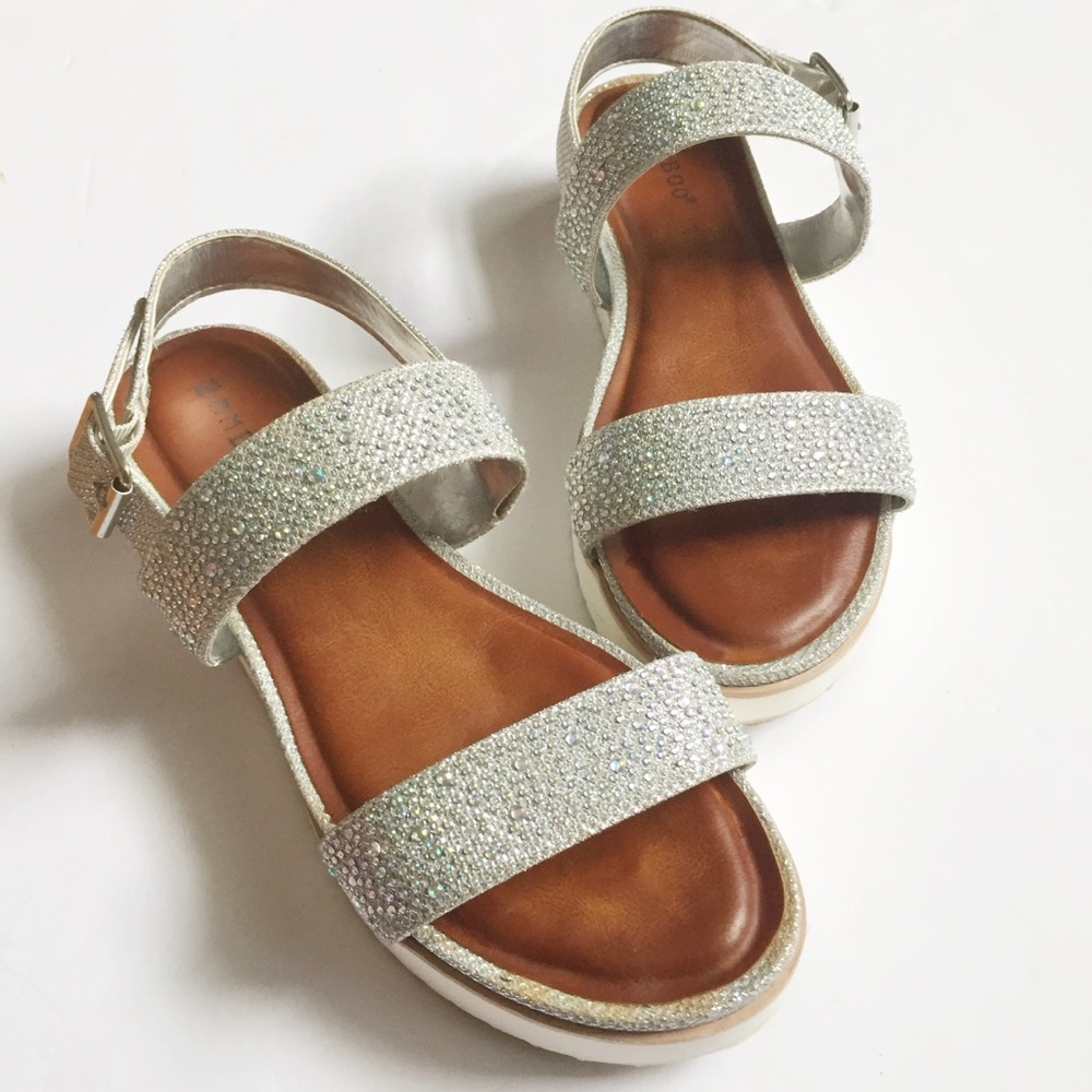 ❣️SOLD❣️Sandals rainbow sparkle